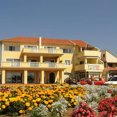 Apartment Riva *