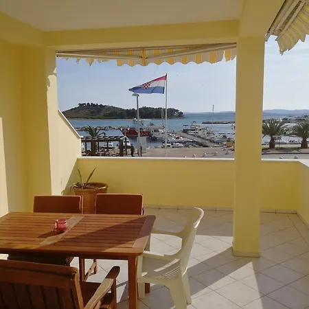 Appartamento Riva Pakoštane